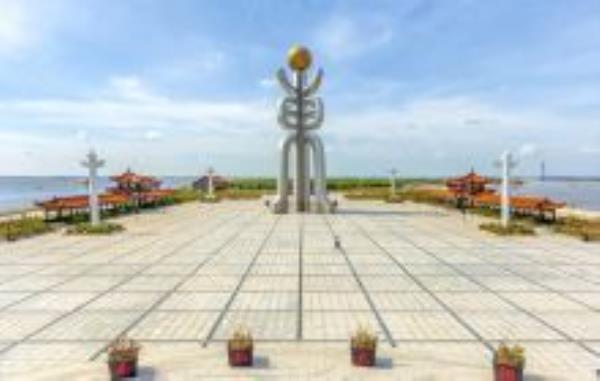 东极广场黑龙江景点