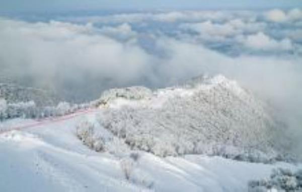 鳌山滑雪场陕西景点