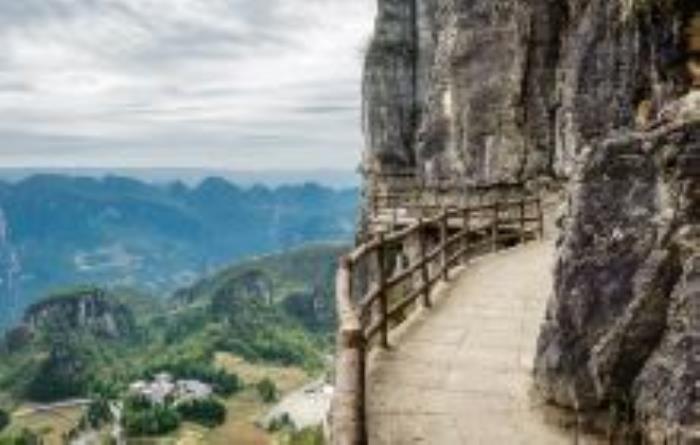 绝壁长廊湖北景点