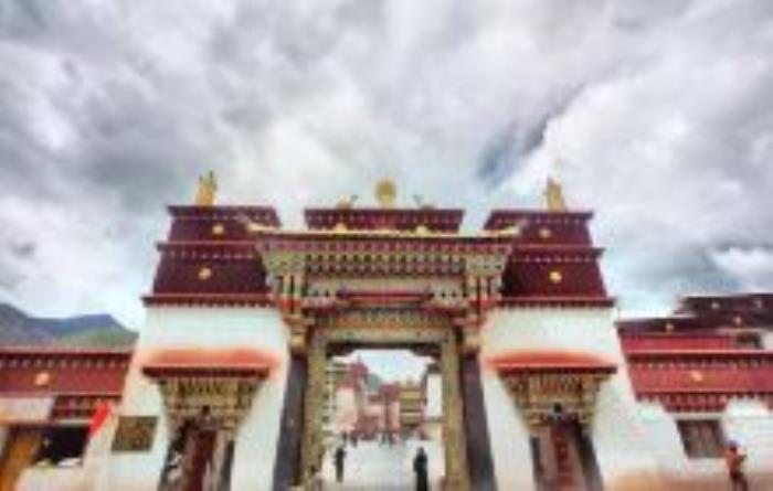 强巴林寺西藏景点