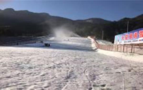 天堂寨滑雪场安徽景点