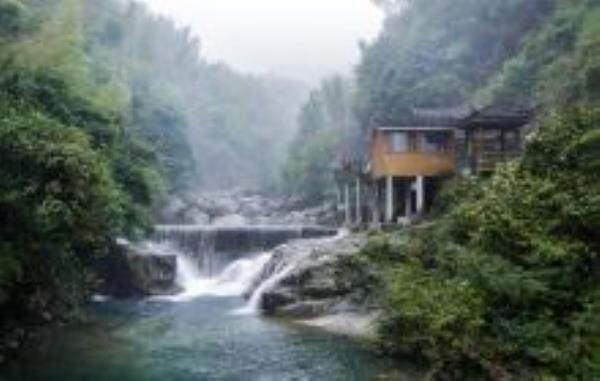 漓江源大峡谷广西景点