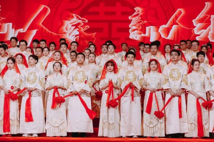 福建福州：“有福之州 幸福新人”集体婚礼吸引百对新人同庆幸福时刻