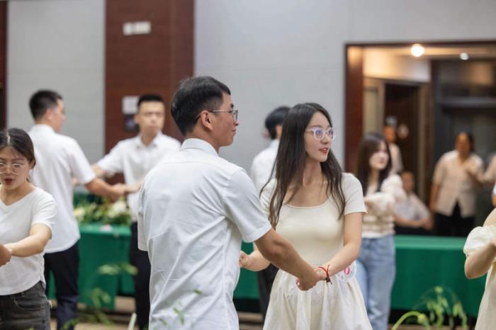 为爱而来 牵手幸福