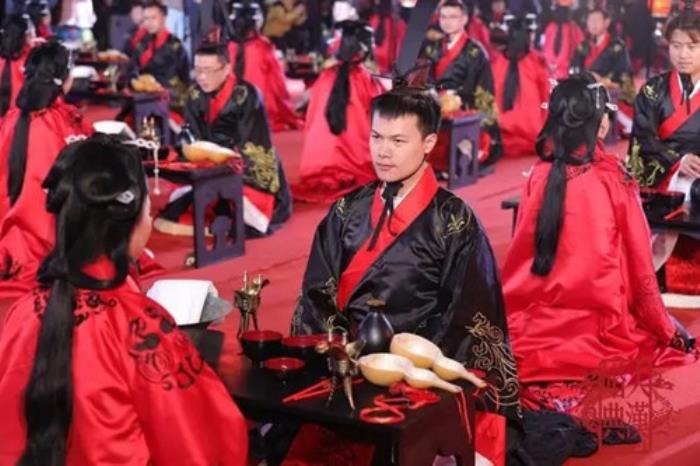 重现“大汉婚典” 穿越千年婚礼惊艳长沙