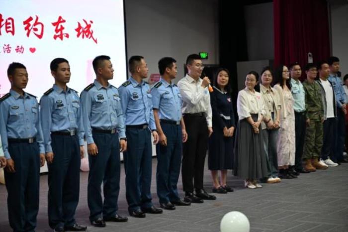 超甜军地联谊，是谁又羡慕了？