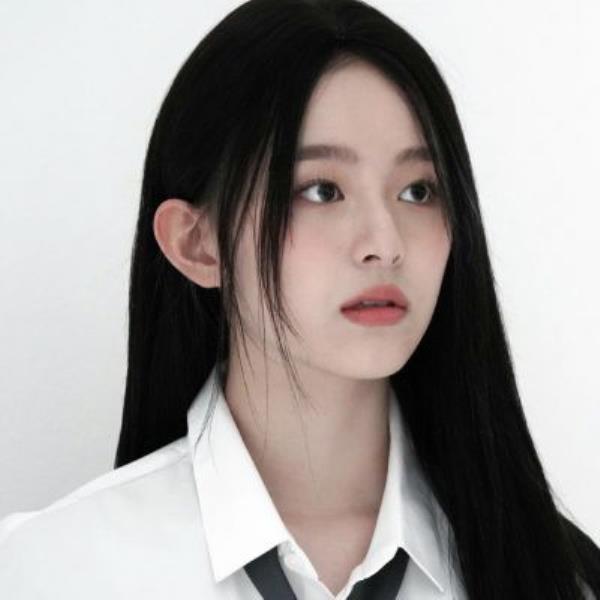 吐鲁番伴游但洪君