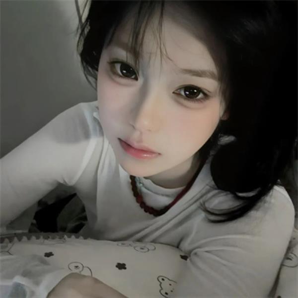 深圳伴游金册婷