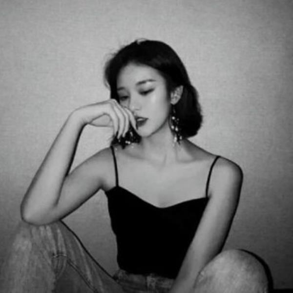 晋中伴游虞拉娜