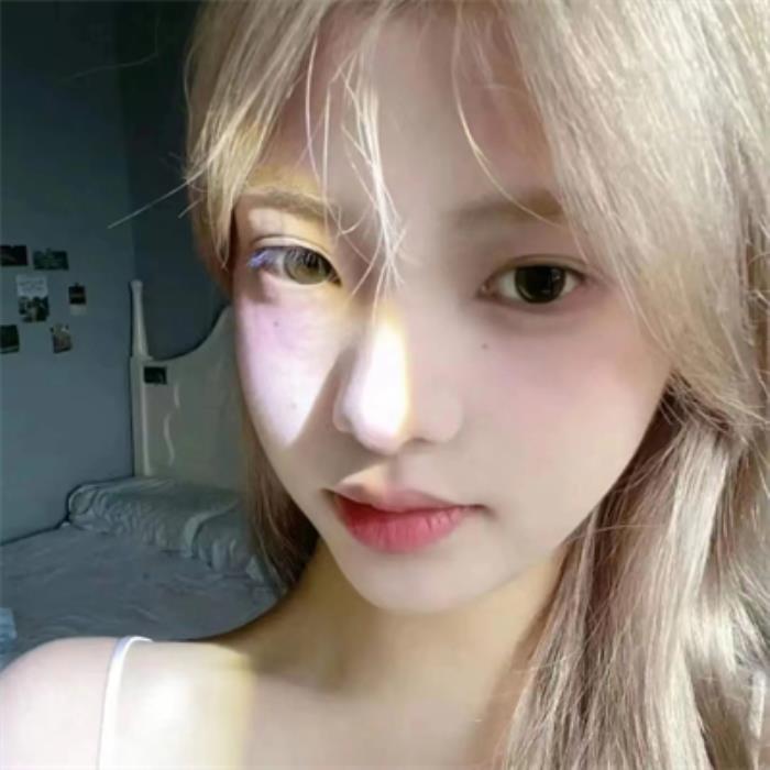 二婚女人喜欢上未婚男，离婚后前妻还爱你表现有哪些？