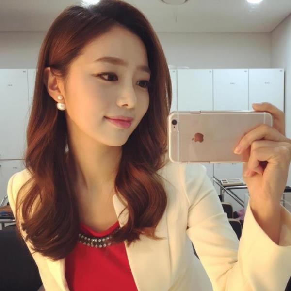 很想挽回前男友，可是他现在只能跟我做朋友，我该怎么办？