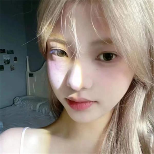 二婚女人喜欢上未婚男，离婚后前妻还爱你表现有哪些？