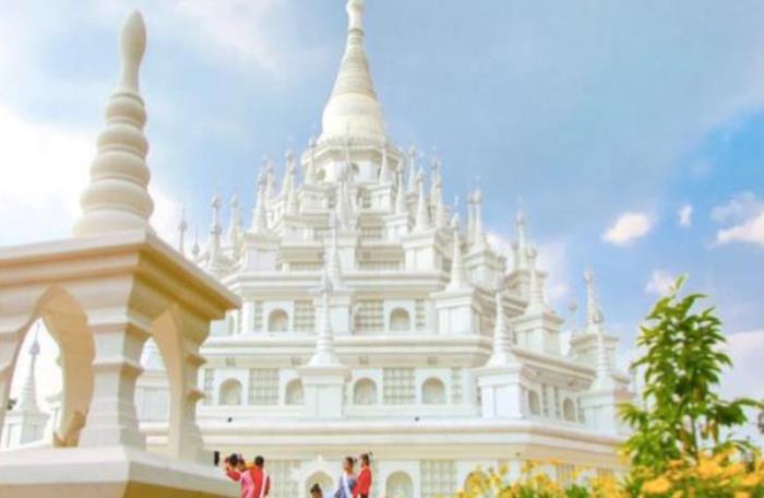 勐焕银塔 勐焕银塔