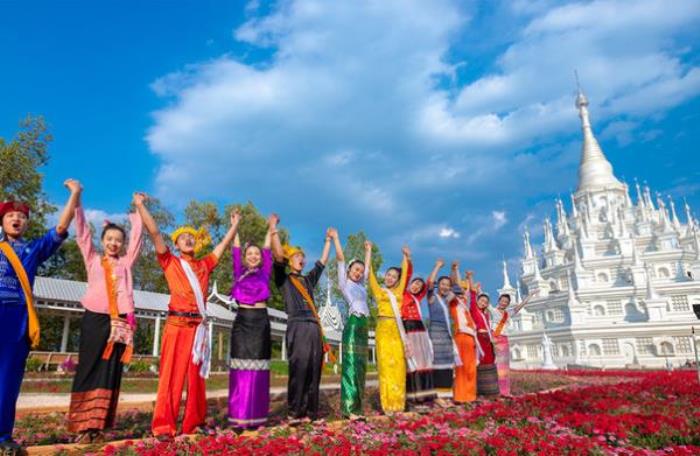 勐焕银塔 勐焕银塔