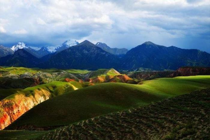 乌苏佛山国家森林公园 乌苏佛山国家森林公园