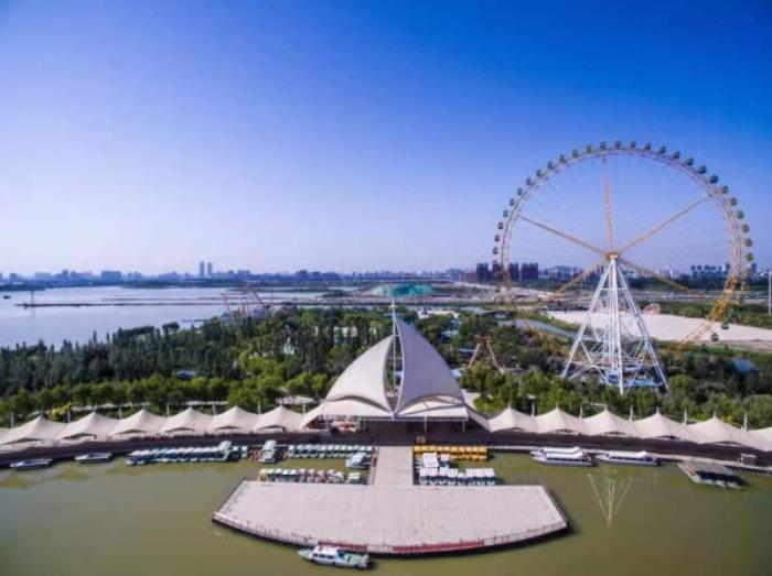 银川阅海滑草场 银川阅海滑草场