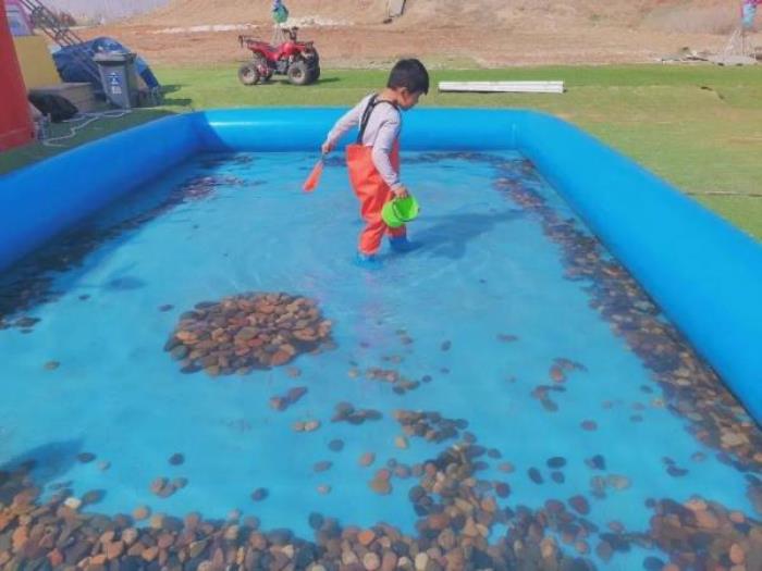 银川阅海滑草场 银川阅海滑草场