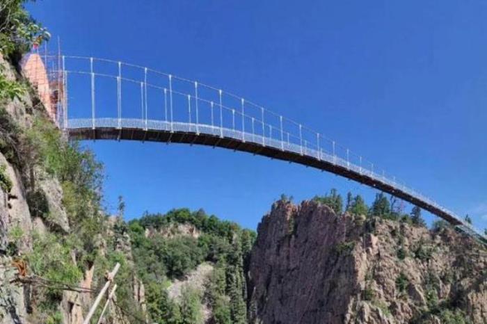 罗勒密山 罗勒密山