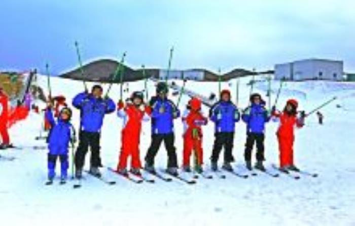 桂林天湖冰雪世界滑雪场广西景点