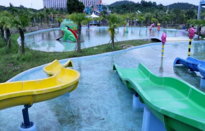 花海欢乐世界泉水乐园 花海欢乐世界泉水乐园